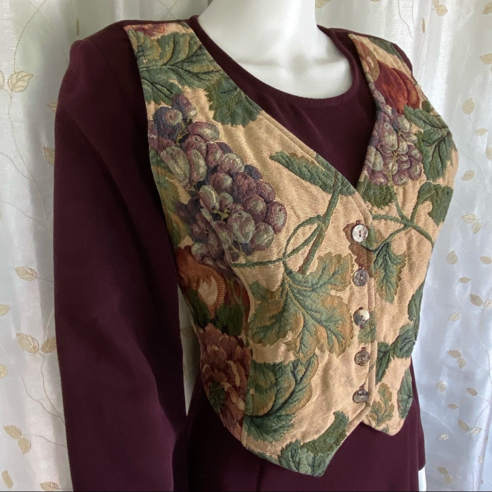 Vintages Vested Dress - Picture 4 of 12